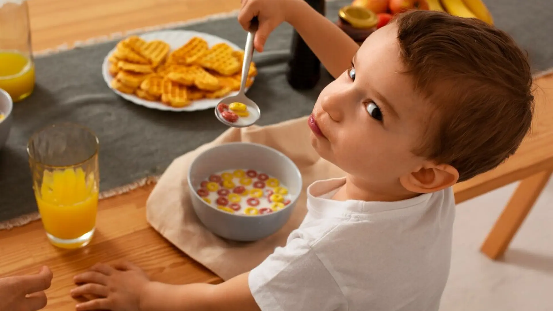 ¿Por qué los desayunos azucarados aumentan el hambre en los niños?