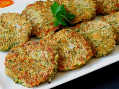 Medallones de zucchini y queso al horno