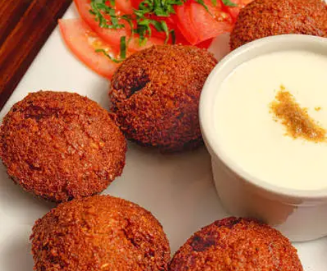 Falafel keto de coliflor y sésamo