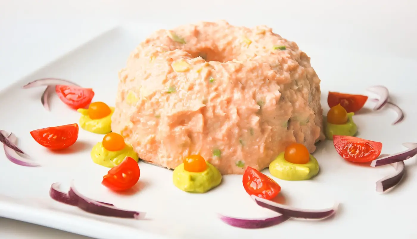 Mousse salada de salmón ahumado y alcaparras